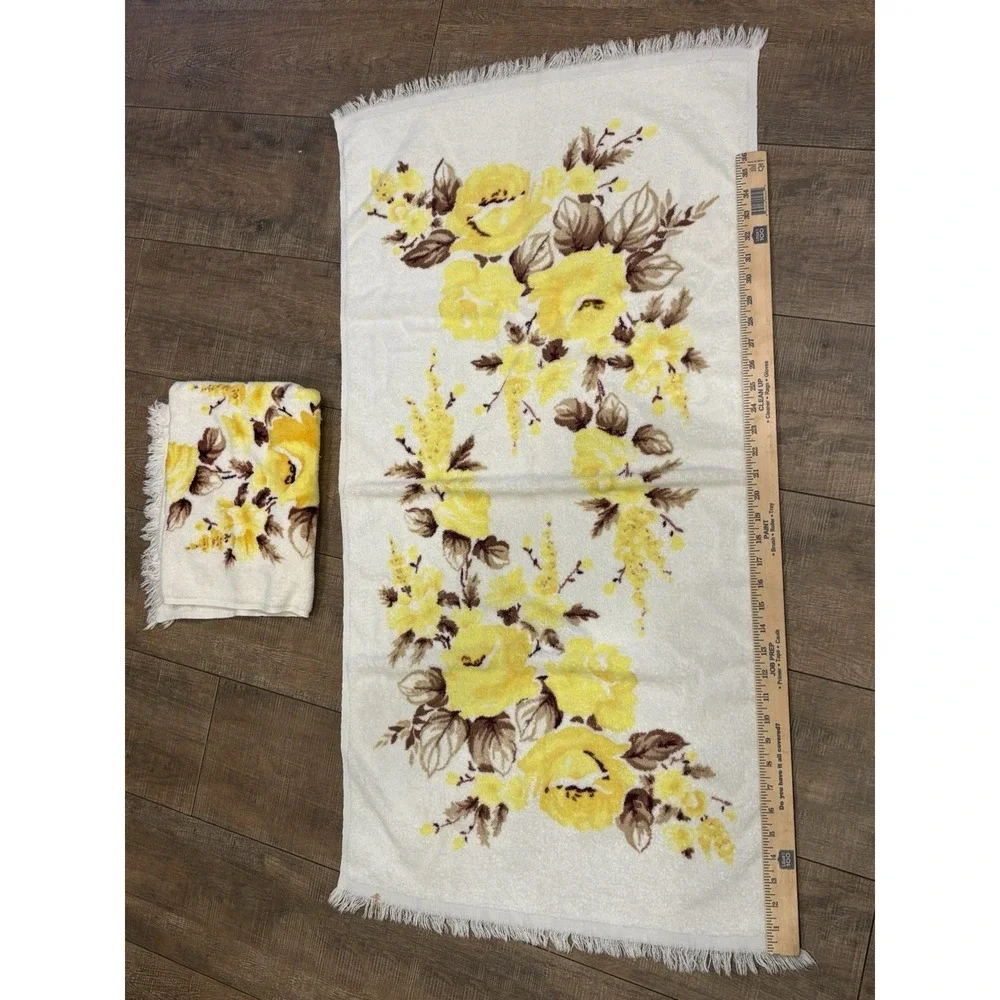 Bath Towels MCM Yellow Floral set of 2 by Cone‎